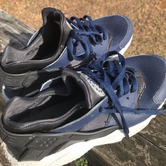 Grey Blue and Black Nike Huaraches - Picture 2 of 6